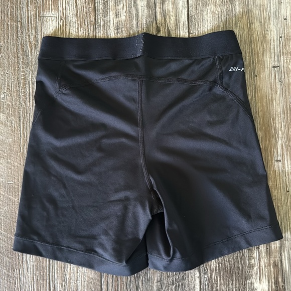 NIKE PRO WOMEN WORKOUT SHORTS, MEDIUM - Picture 2 of 10